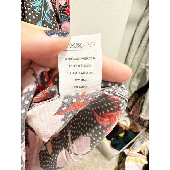 Tell Your Friends Womens Long Sleeve Shirt Button Up Alicia Print Silk Size L - Picture 5 of 8